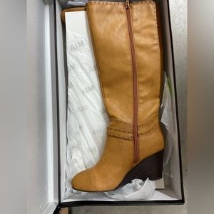 Mia claretta size 7, 7.5, (2) 8, 9